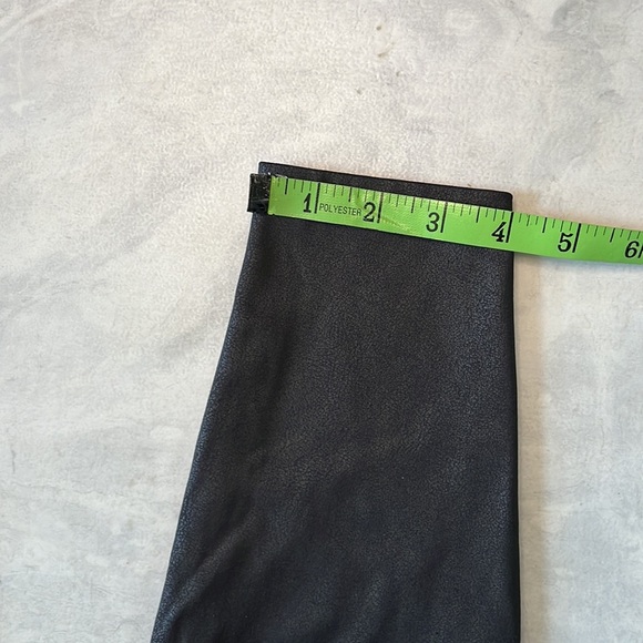 Nine West  NWOT  Imitation leather Leggings  Very nice look texture feel  Size S - Picture 6 of 10